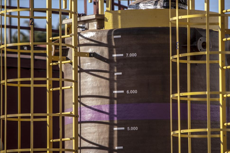 Free Image of Container with level markers 