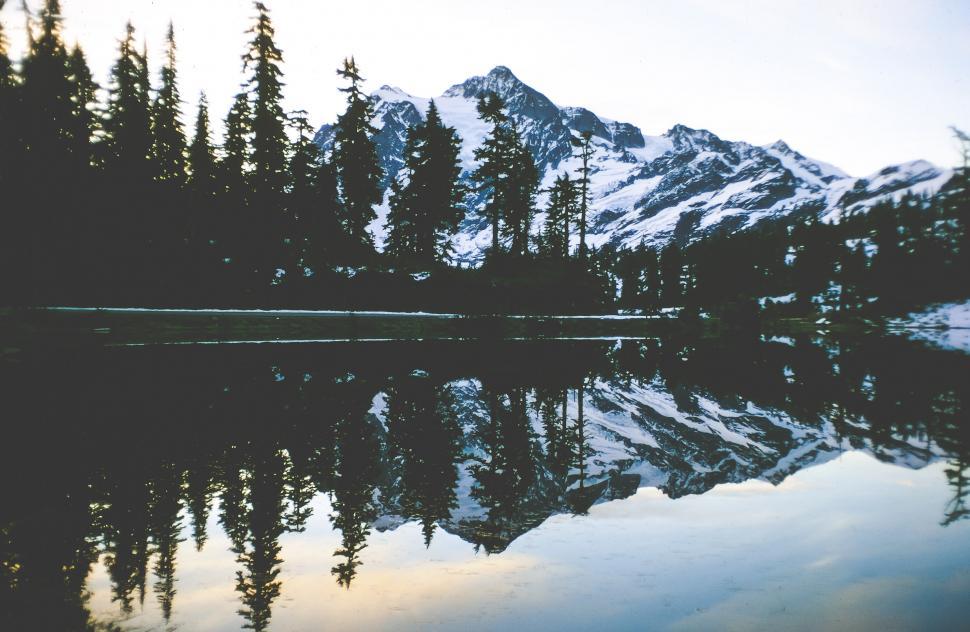 Free Image of Mount Shuksan reflection on Picture Lake 