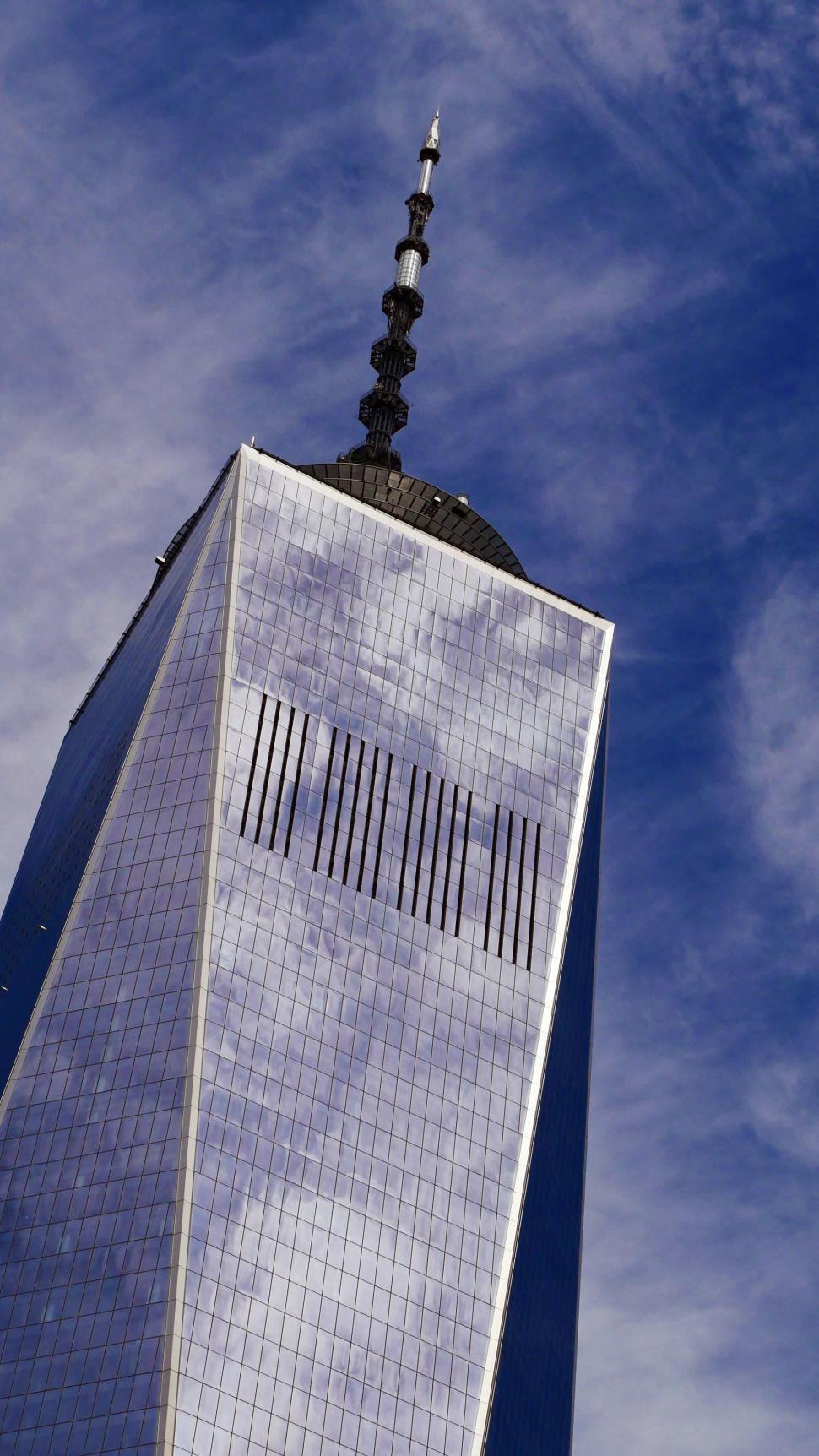 Free Image of One World Trade Center detail and clouds 