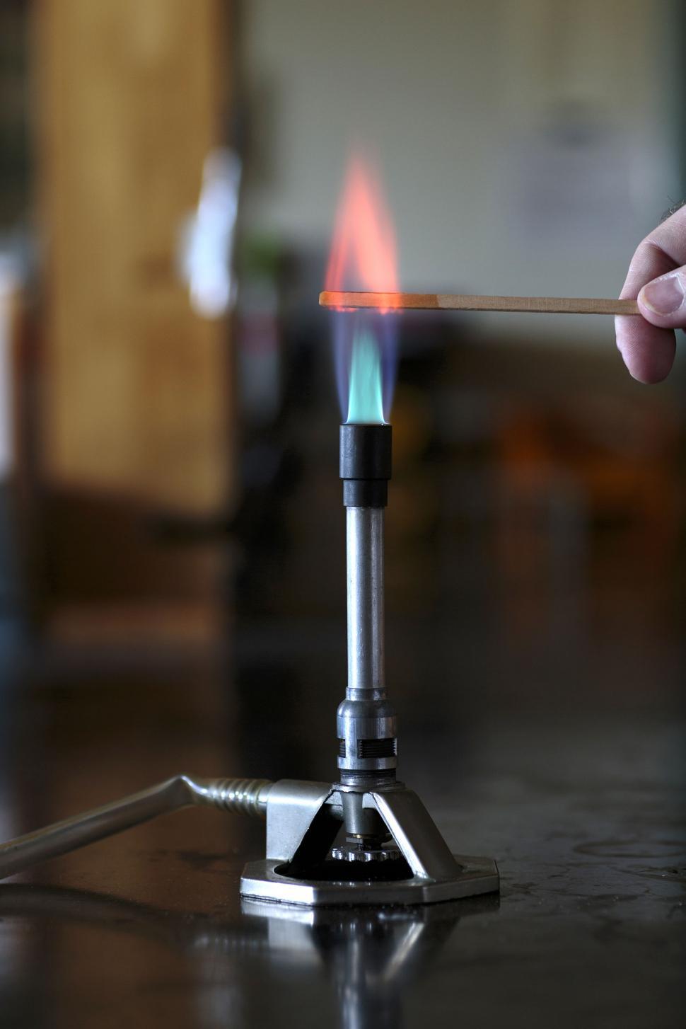Free Image of Calcium burning in a flame 