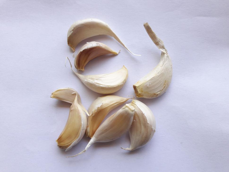 Free Image of Garlic cloves 