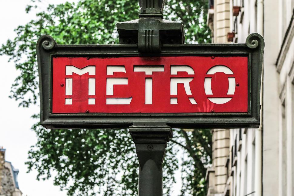 Free Image of Paris Metro Sign 