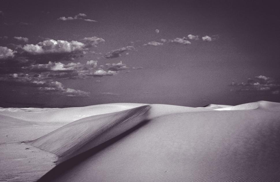 Free Image of White Sand, Black and White 