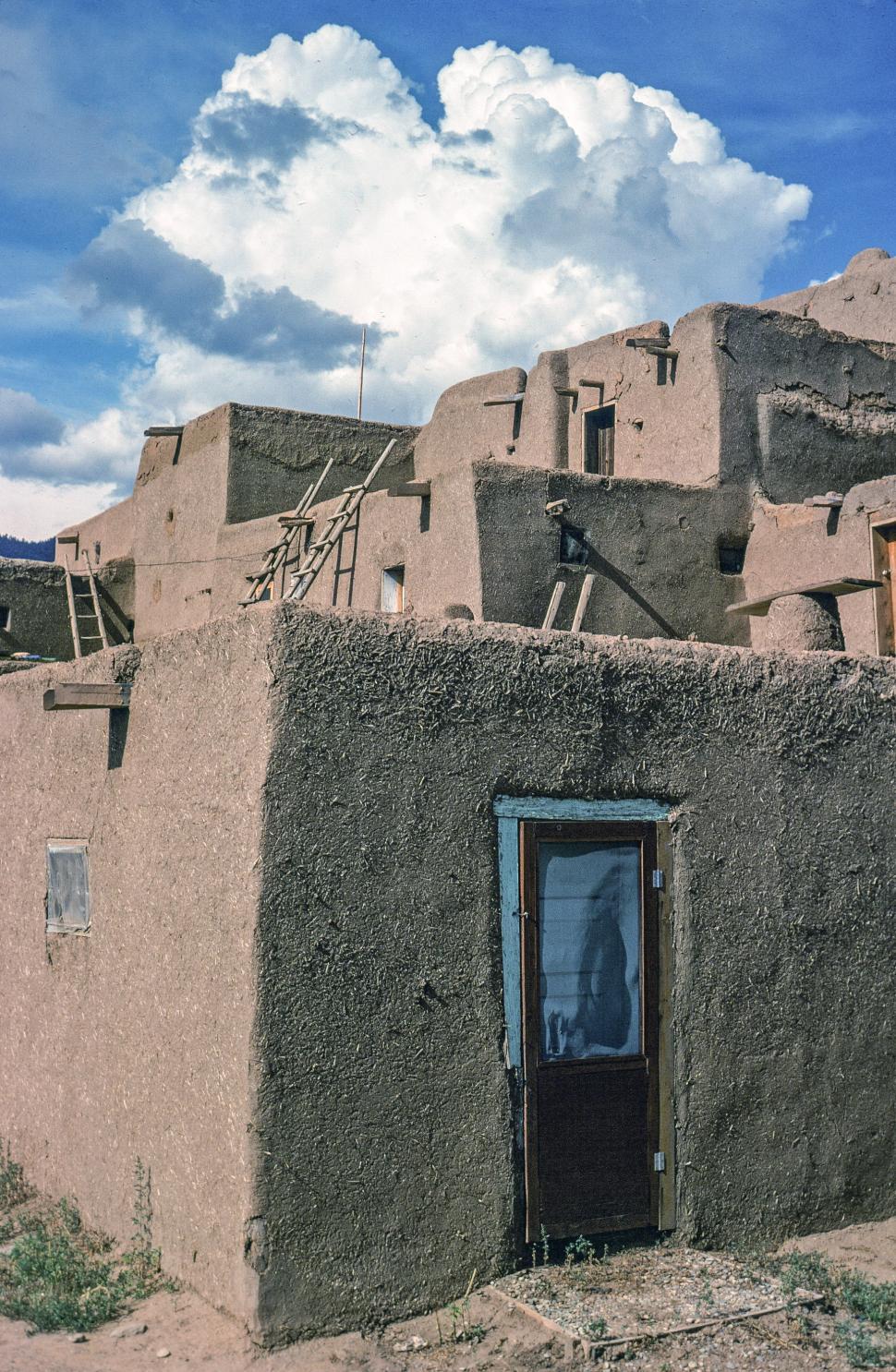 Free Image of Pueblo house door 
