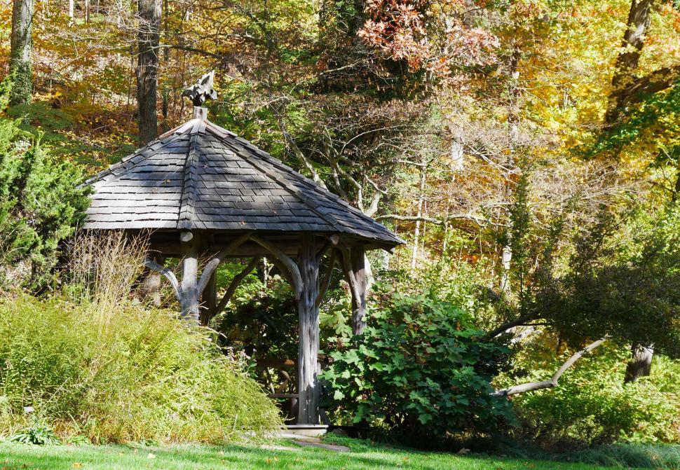Free Image of Secluded Wooden Gazebo 