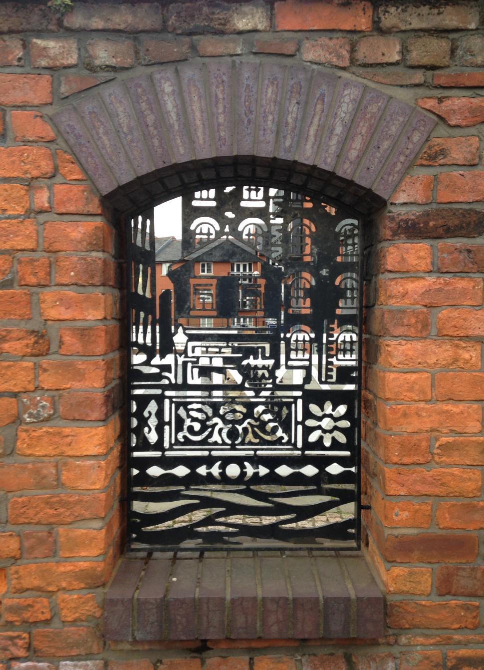Free Image of Canal Basin Arch Window  