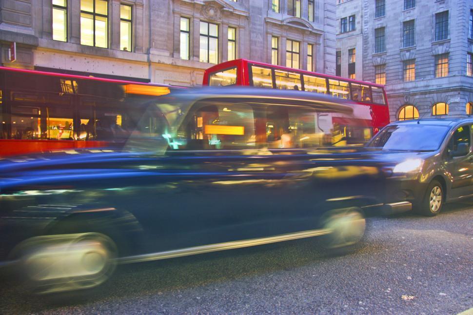 Free Image of Time-lapse photography of road, cars, buses in London 