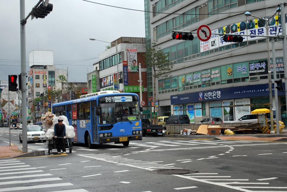 Free Image of Korean street 