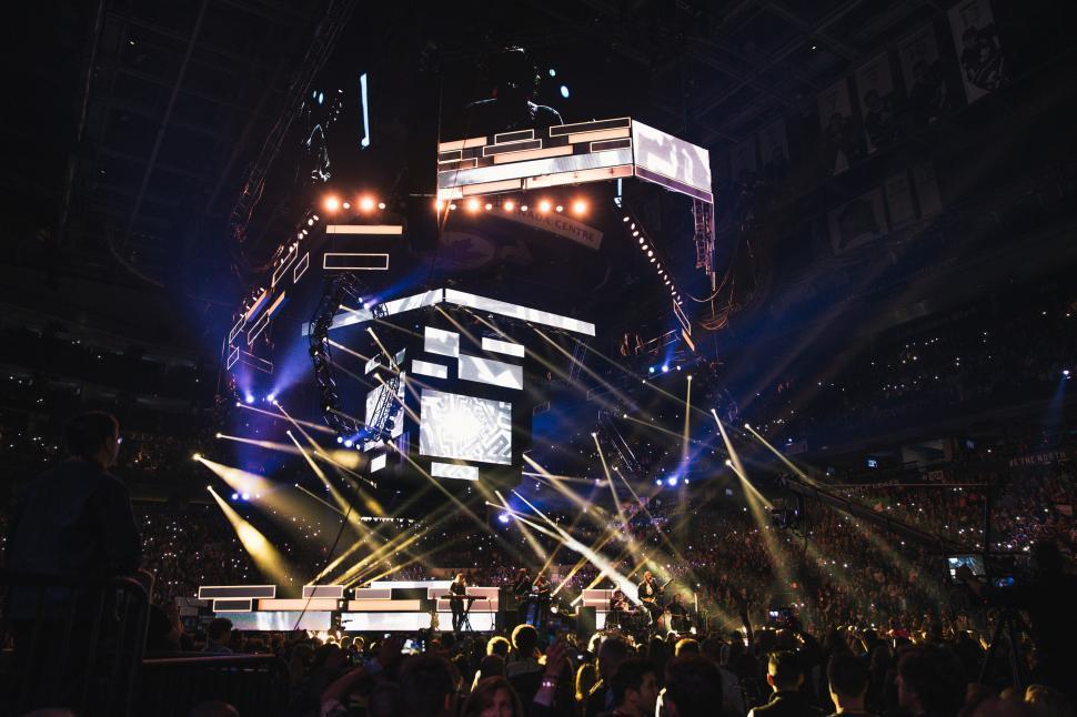 Free Image of A music concert at an arena 