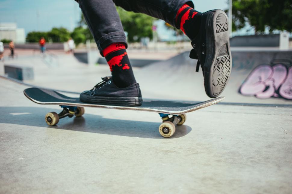 Free Image of Skateboarding on the ramp 