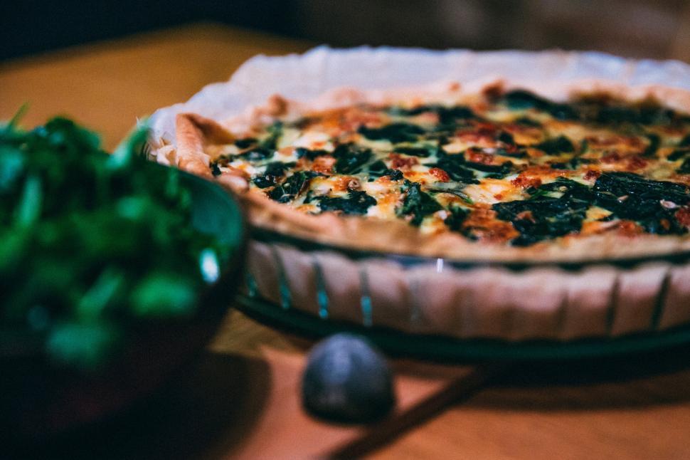 Free Image of Close-up plated spinach quiche on the table 