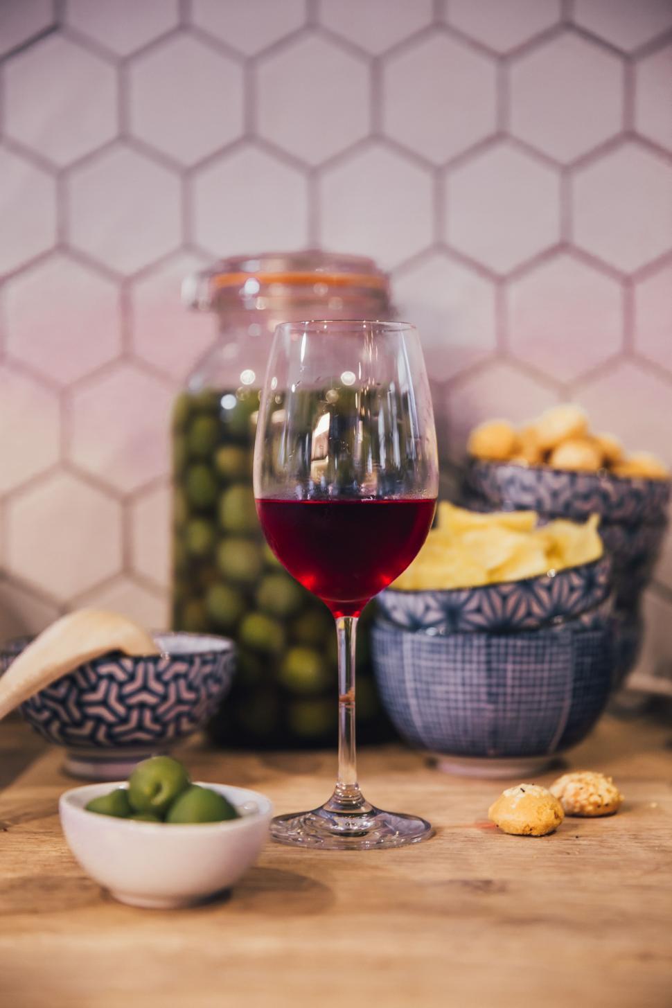 Free Image of Red wine and olives in the kitchen 