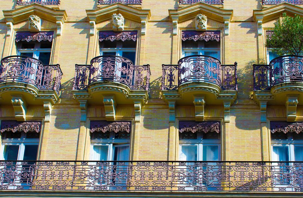 Free Image of Colorful Neoclassical Facade - Toulouse - France 