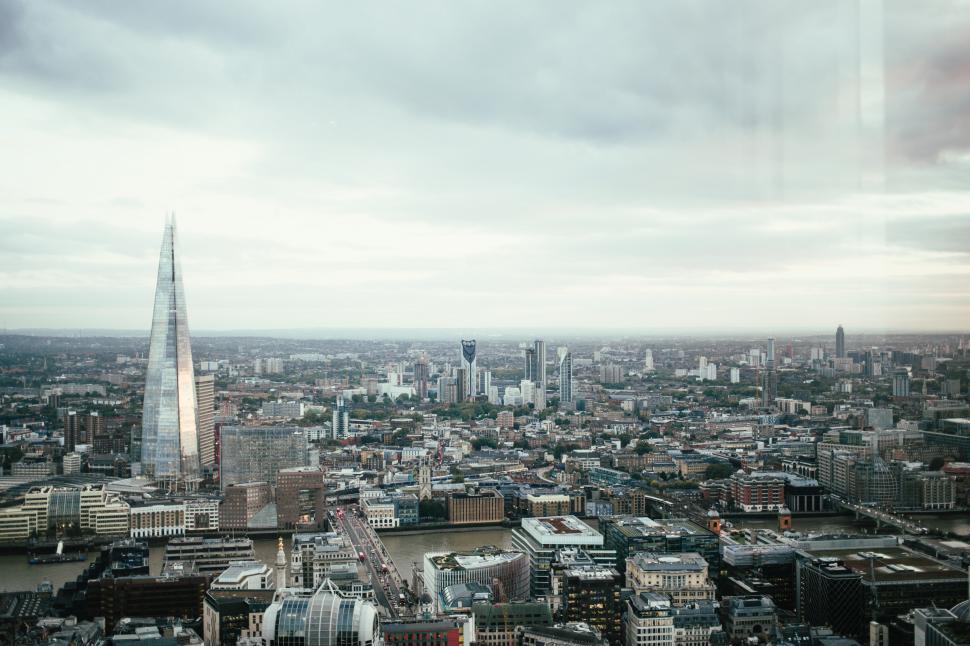 Free Image of London skyline in gray clouds 