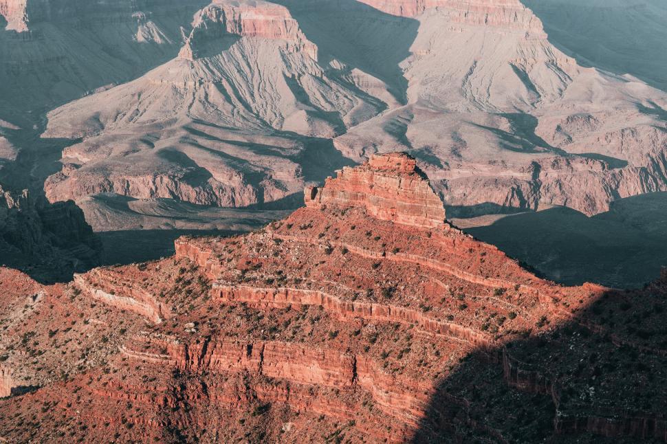 Free Image of Sharp red peak of grand canyon in sunlight 