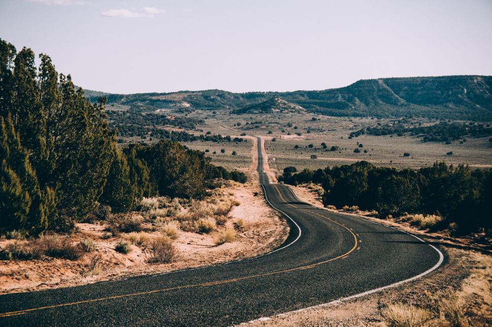 Free Image of A curvy Arizona highway 