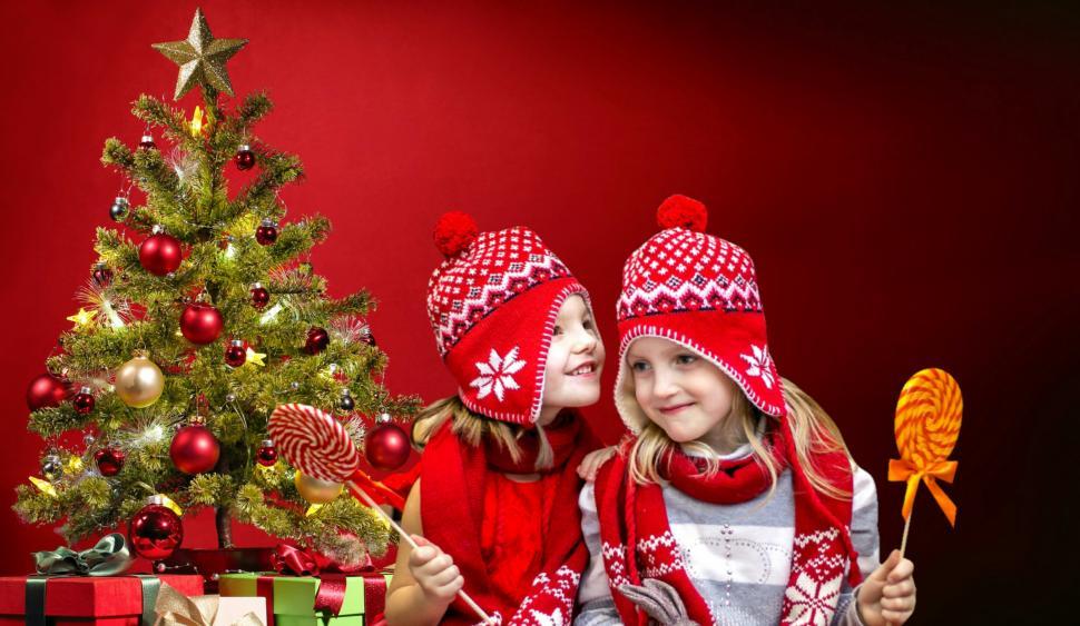 Free Image of Christmas kids  
