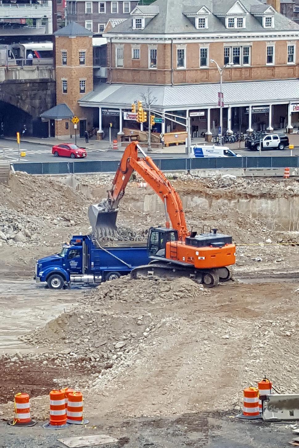Free Image of Excavator and Dump Truck 