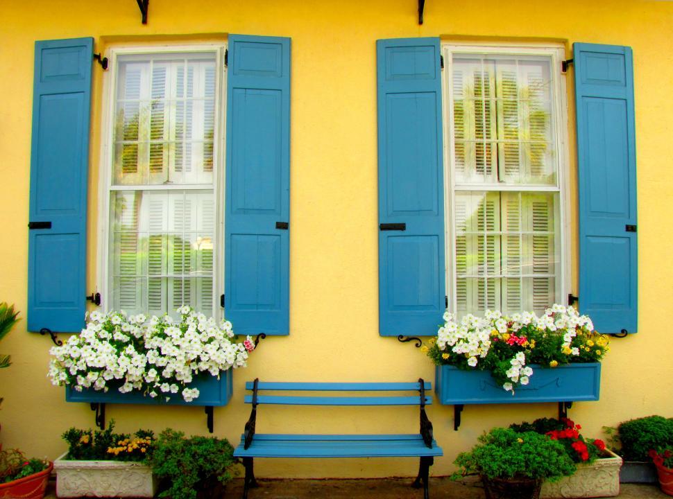 Free Image of Blue Shutters 