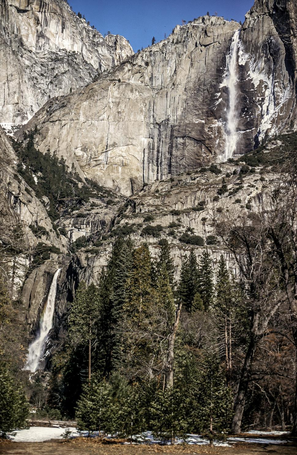 Free Image of Yosemite Falls 