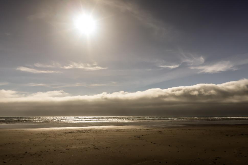 Free Image of Oregon Coast Beach with Bright Sun 