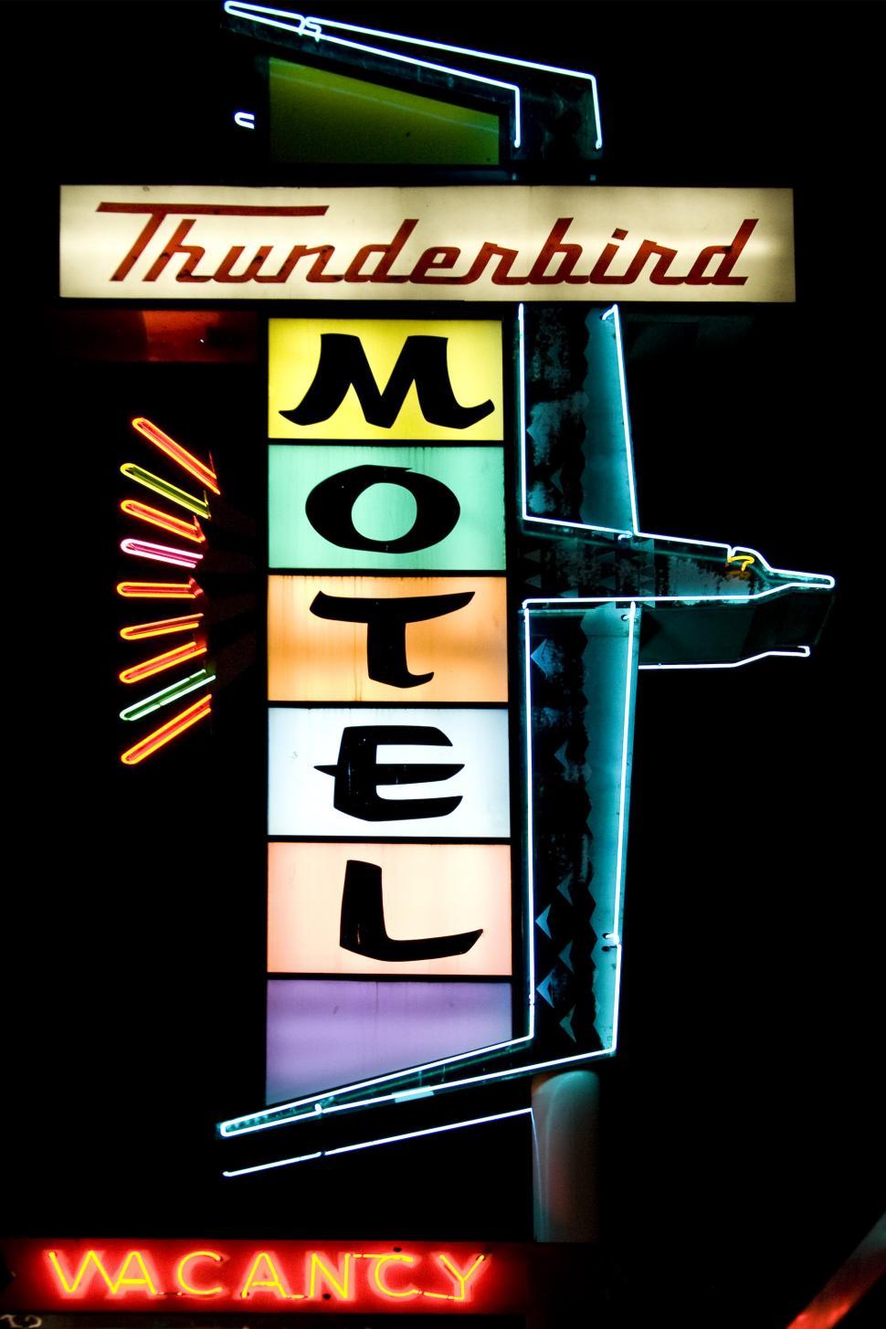 Free Image of motor hotel neon sign 
