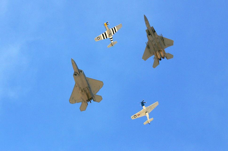 Free Image of Military airplanes in sky  