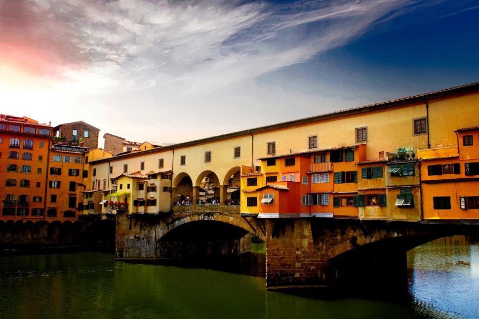 Free Image of Ponte Vecchio - Florence - Tuscany - Italy - Arno River 
