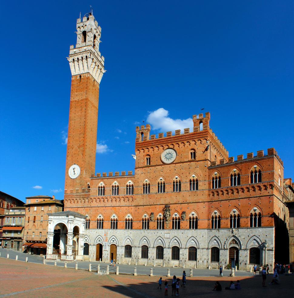 Free Image of Siena - Piazza del Campo - Palazzo Publico - Torre del Mangia -  