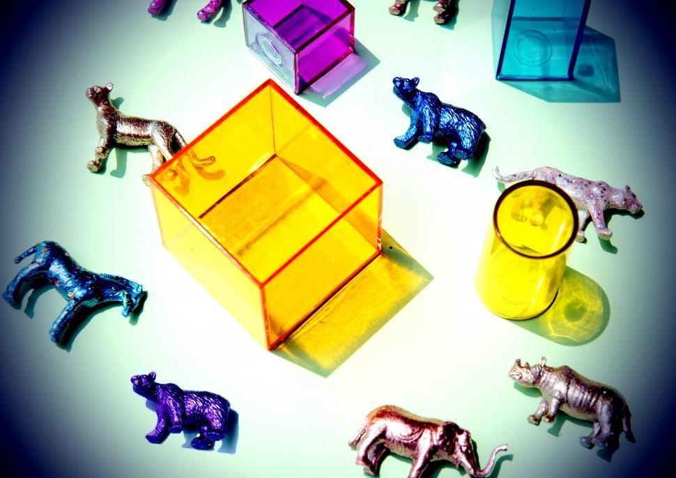 Free Image of Colorful toy animals with geometric plastic figures 