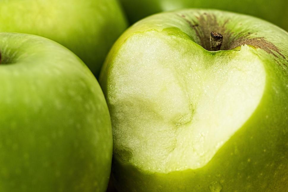 Free Image of Green Apples Stack 