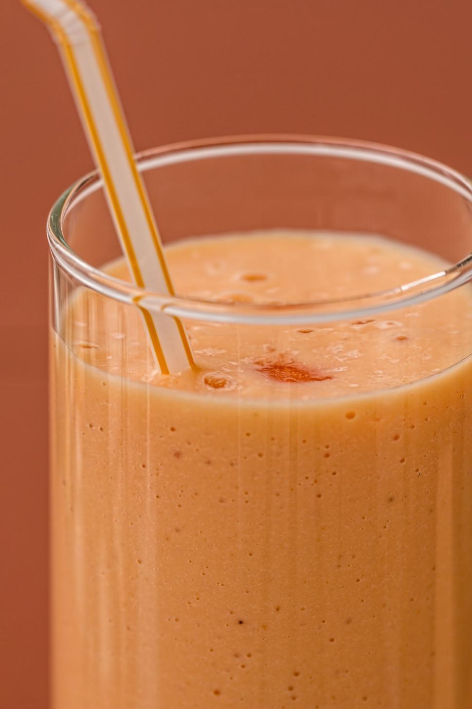 Free Image of Refreshing Smoothie in Glass With Straw 