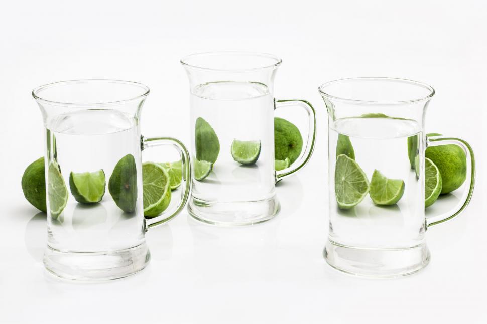 Free Image of Three Glasses Filled With Water and Lime Slices 