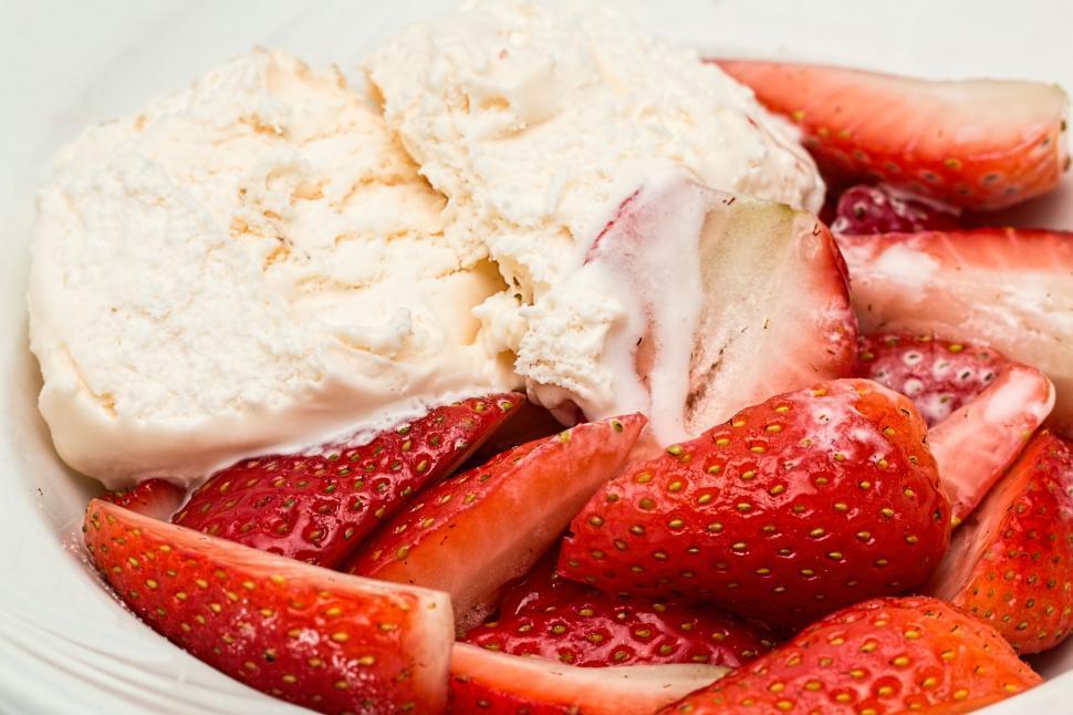 Free Image of Bowl Filled With Strawberries and Whipped Cream 