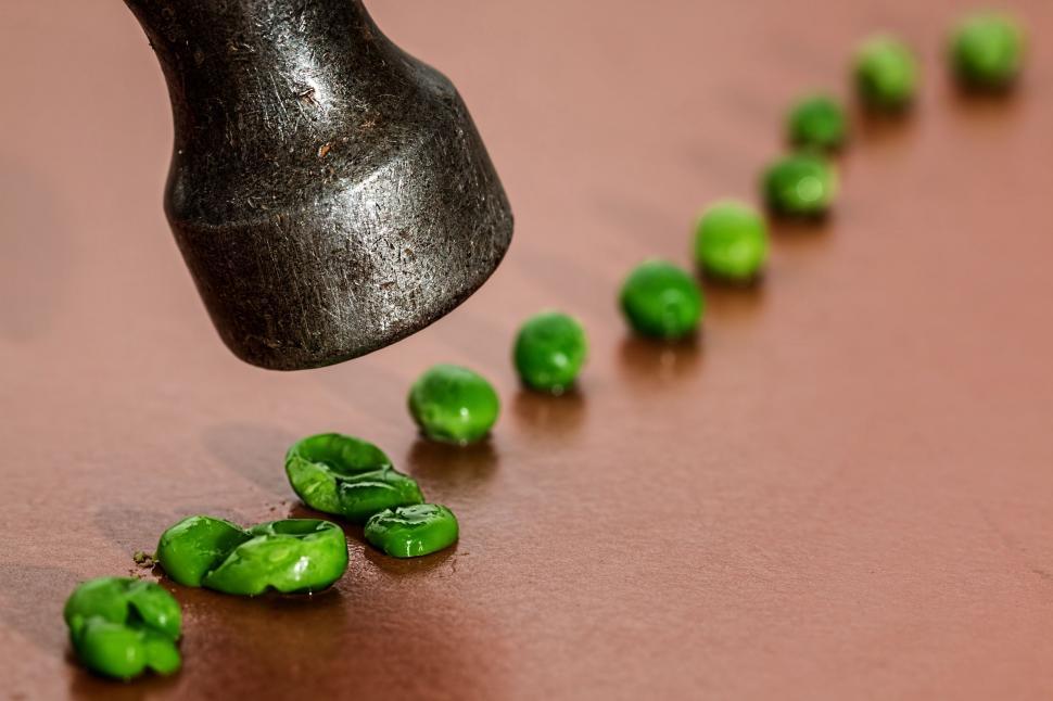 Free Image of Metal Plate With Green Peppers 