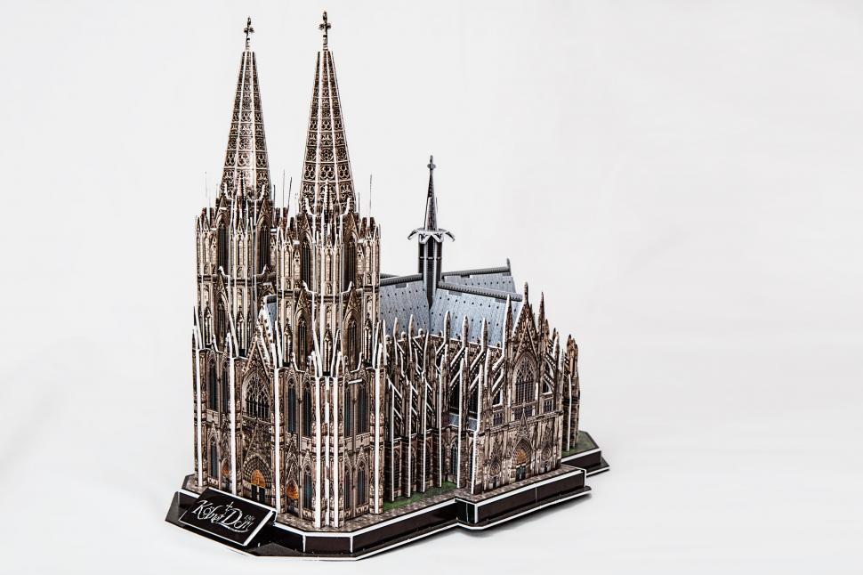 Free Image of cologne cathedral church high cathedral saints peter and mary diocese edifice assembly bishop clergy congregation basilica monastery gothic 3d puzzle trademark cubicfun pastime indoor activity hobby scale model 
