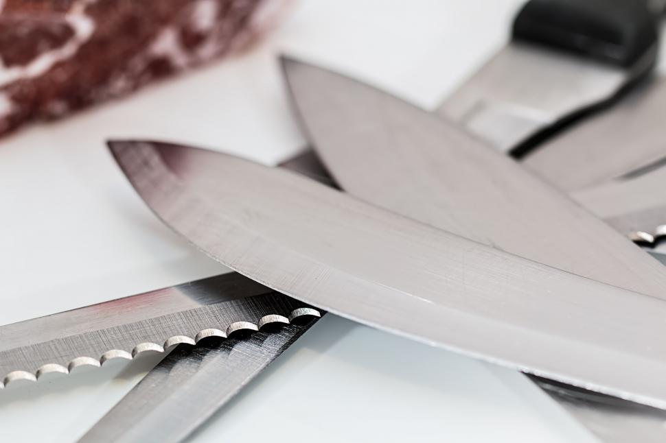 Free Image of knife serrated kitchen slice blade steel utensil prepare peeling sharp cutting food stainless metal cut carve 