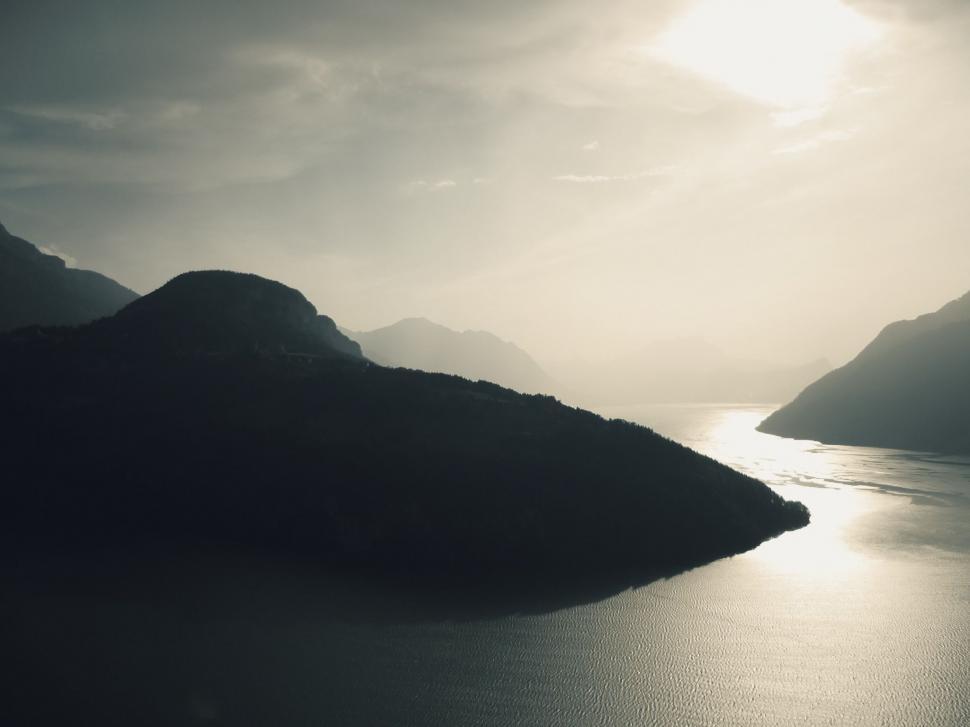 Free Image of Morning View of Lake Lucerne  