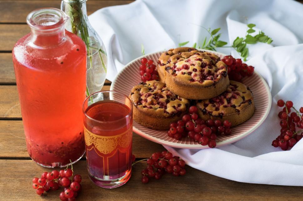 Free Image of Berry Juice, Cookies and Redcurrant sprigs  