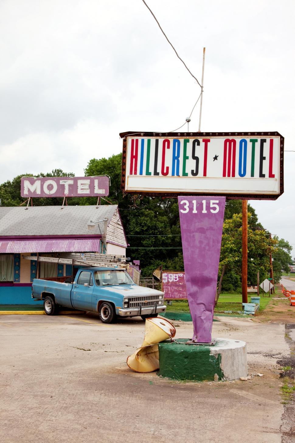 Free Image of Hillcrest Motel  
