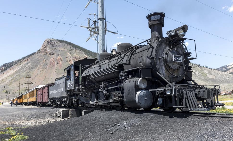 Free Image of Steam Locomotive with mountain  