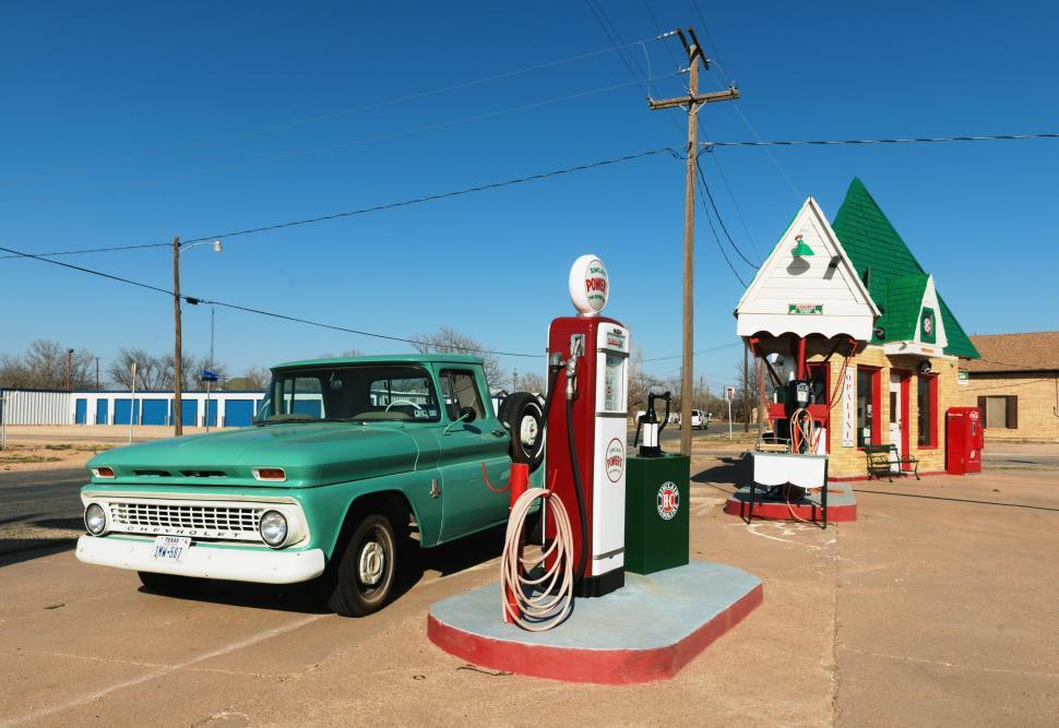 Free Image of Vintage Car-Petrol Pump  