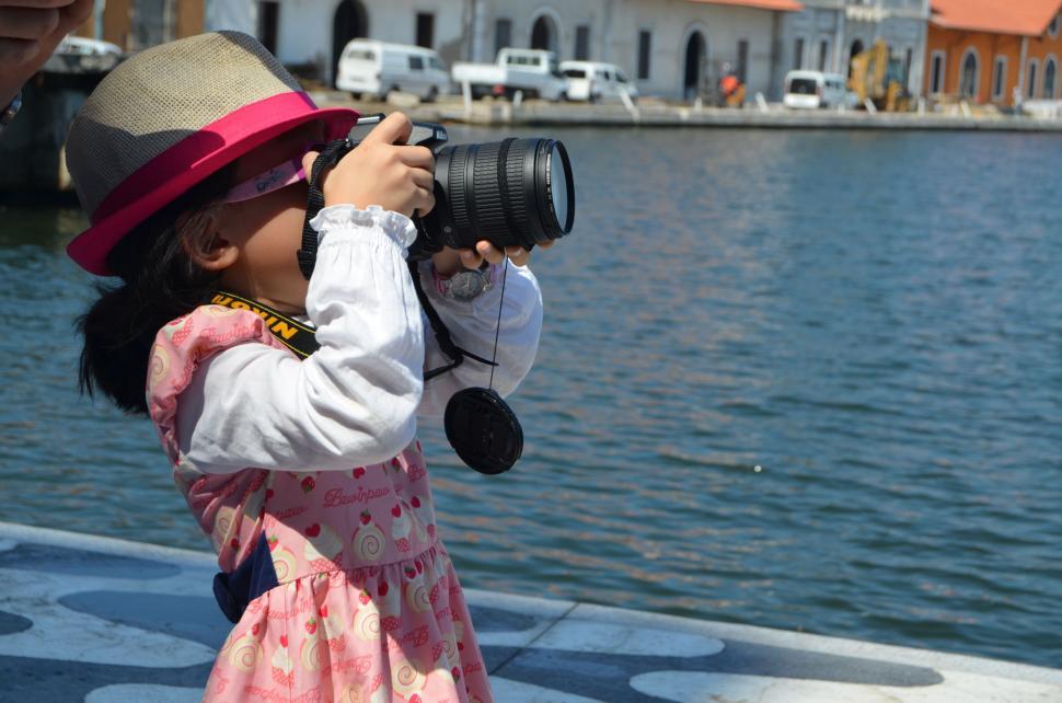 Free Image of Girl Child and Camera  