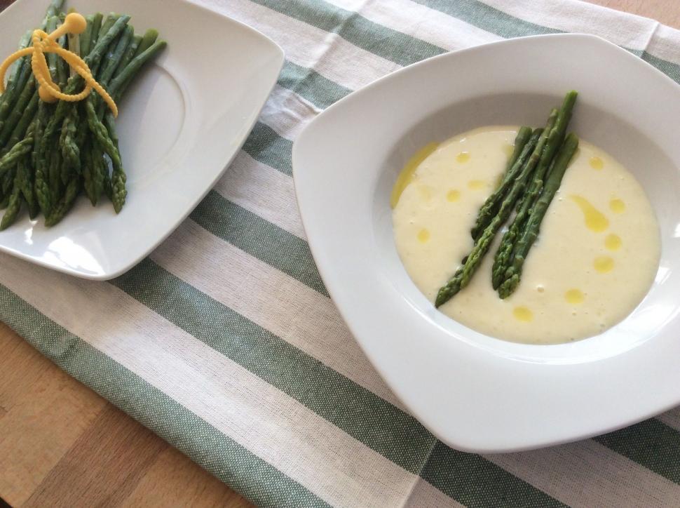 Free Image of Asparagus soup 