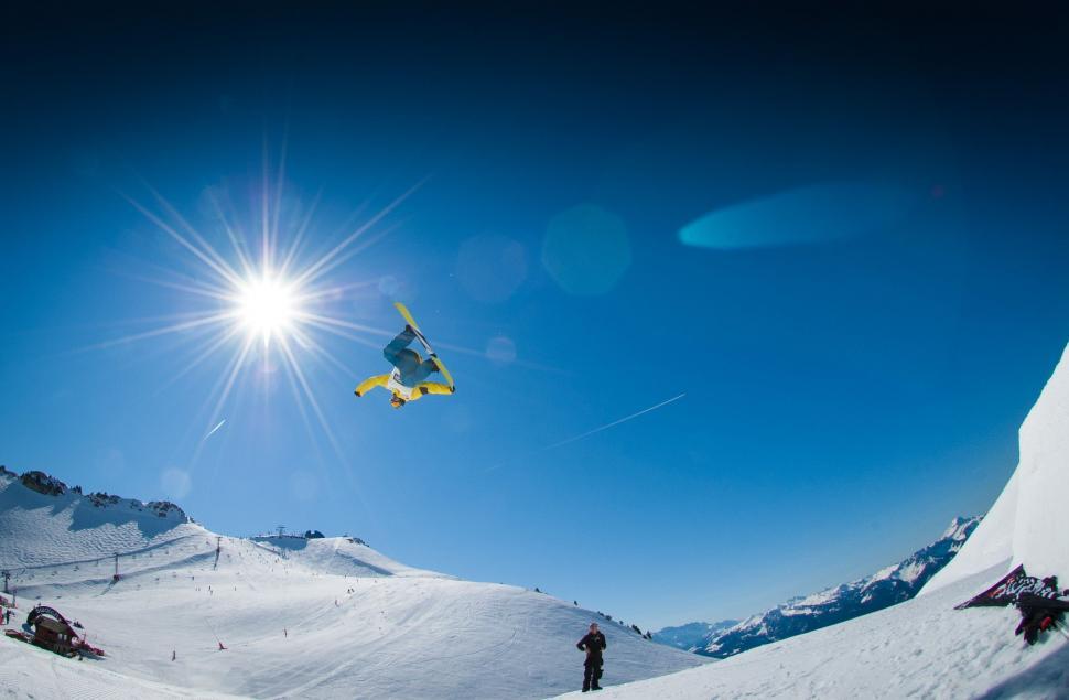 Free Image of Snowboarding Under Sun - Ski Slope 