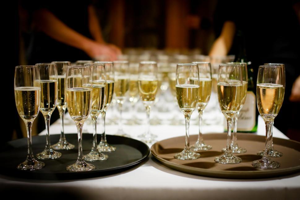 Free Image of Champagne Glasses 