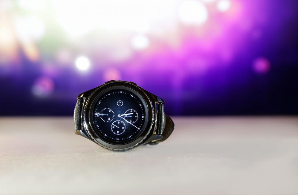 Free Image of Samsung Gear S2 Smartwatch 