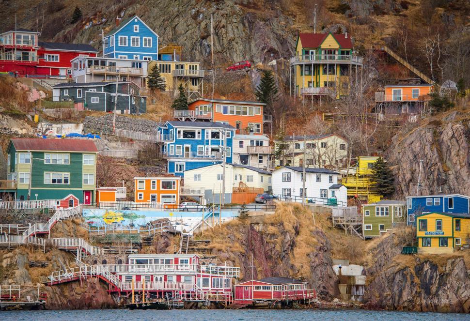 Free Image of Colorful houses 