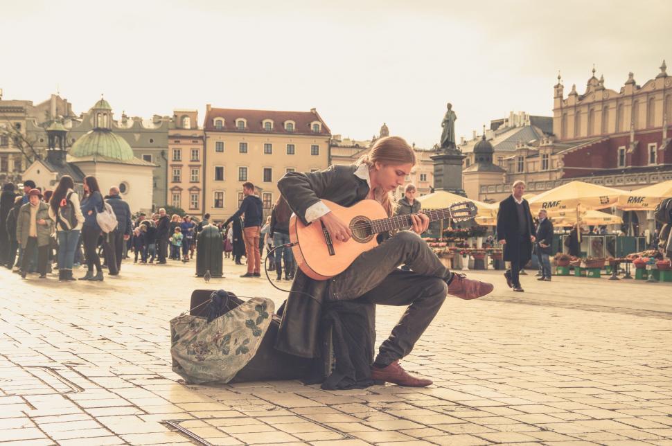 Free Image of Street performer: guitarist 