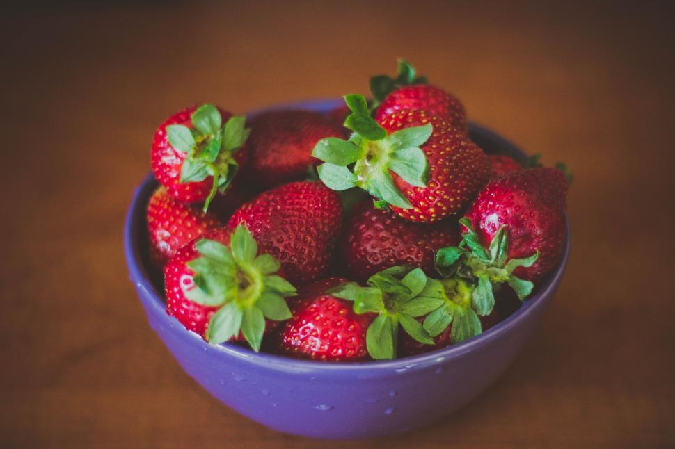 Free Image of Bowl of strawberries  